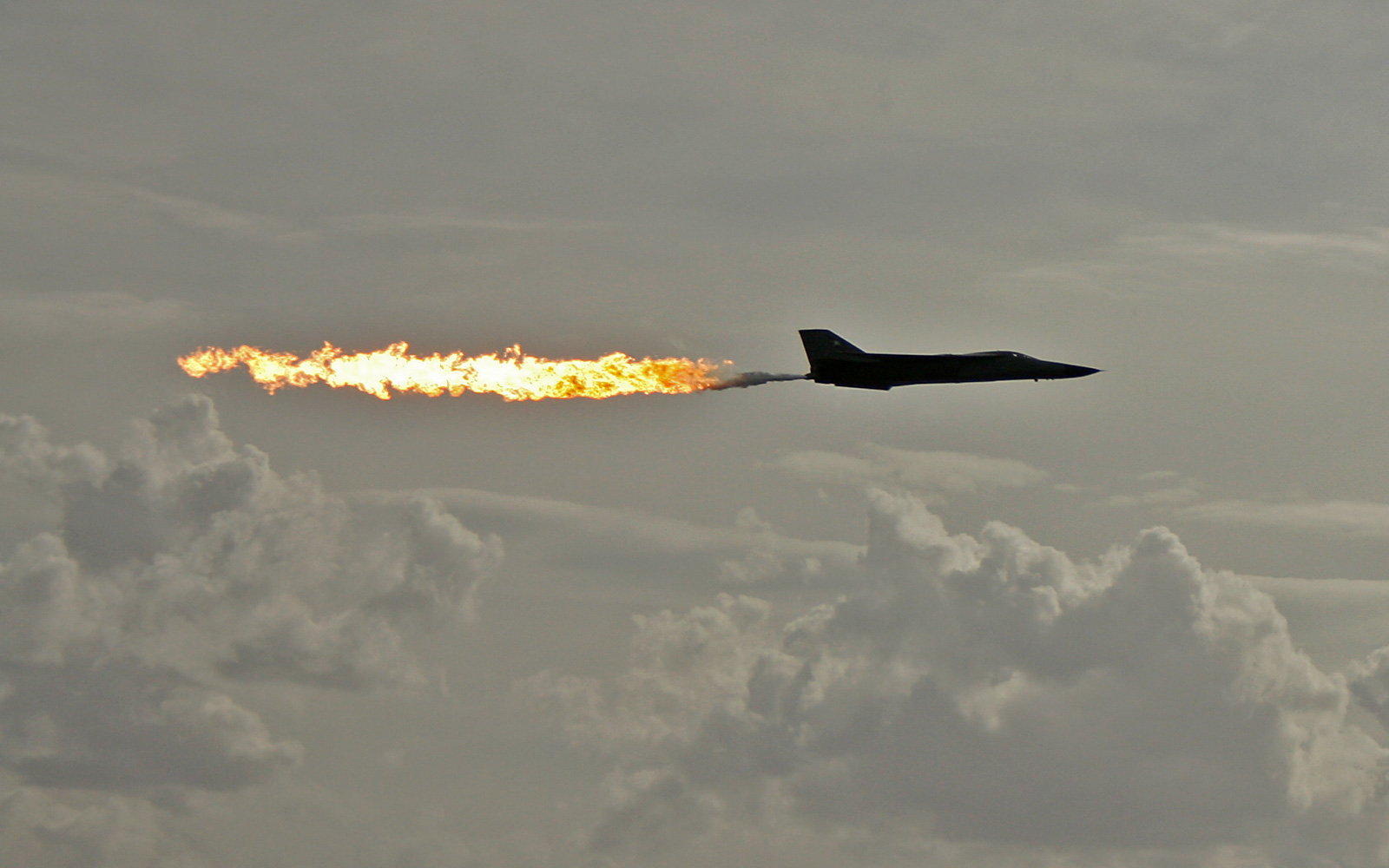 المقاتلة F-111 Aardvark Mach  Download